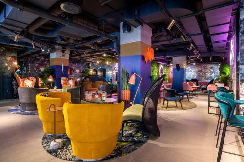 Qbic Hotel Manchester - image 7