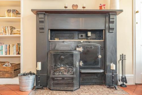 Chapel Cottage - image 5