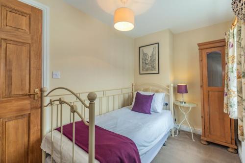 Chapel Cottage - image 12
