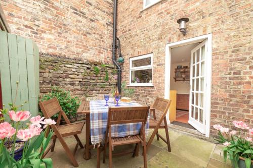 Chapel Cottage - image 14