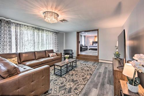 Hideaway in Hershey by the Railroad with Backyard! in Hershey, USA