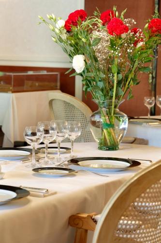Contact Hotel de France Contres-Beauval-Cheverny - 연회장