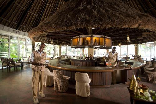 Pub/salon, Severin Sea Lodge in Mombasa