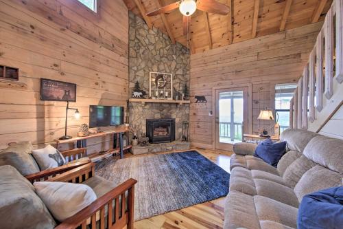 Treetop Hideout with Long-Range Mountain Views! in Cherry Log, USA