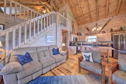 Treetop Hideout with Long-Range Mountain Views! in Cherry Log, USA