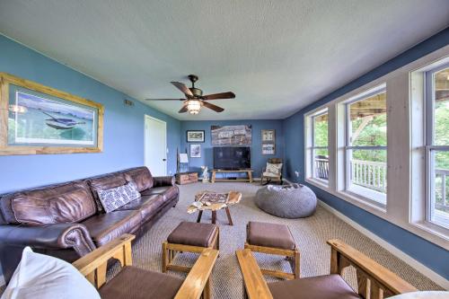 Treetop Hideout with Long-Range Mountain Views! in Cherry Log, USA