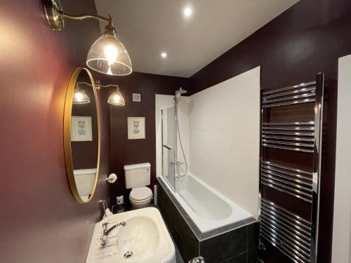 Bathroom, The Old Shop, A Two Bed Flat in Inverkip Village in Inverkip