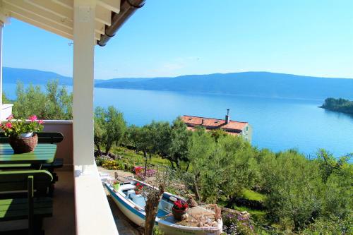 Studio Apartment with Sea View