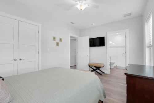 The Coastline Inn by RealJoy Vacations - image 42