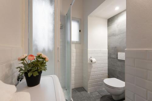 Apartment image 10