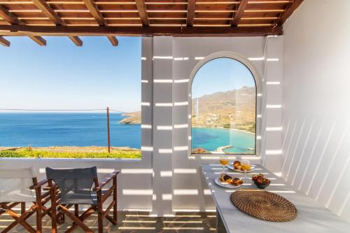 Sail Inn Room Type - One-Bedroom Apartment with Sea View (4 Adults)