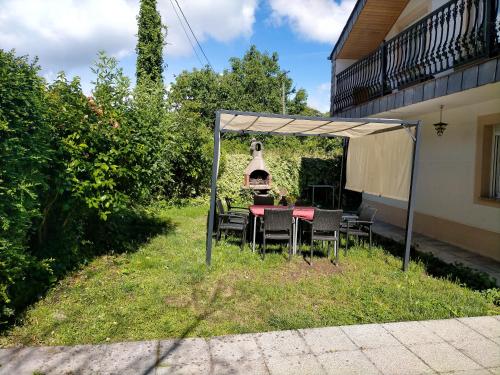  3 bedrooms house with enclosed garden and wifi at O Savinao 3 km away from the beach in Licín