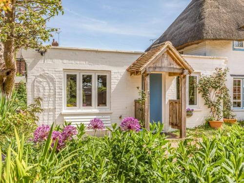 Pass the Keys Charming Apartment Attached To Thatched Cottage