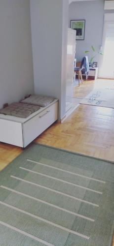 2 bedrooms, 5 beds