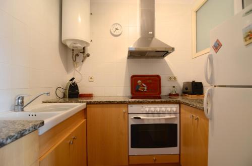 ห้องครัว, Les Palmeres 8 in ลาตอเร เบยา