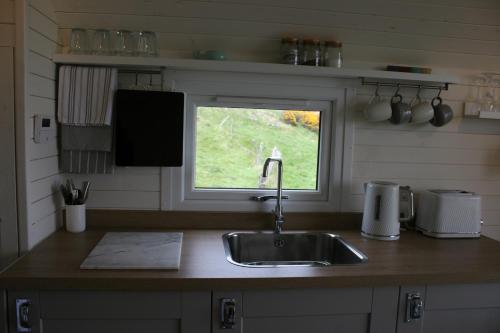 Strathy Bay Pods in Portskerra
