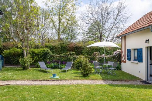 Dārzs, Le Cottage Normand in Annebault