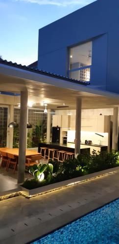 Villa Mandja - Stunning architect-designed 3BR villa in Petitenget 3