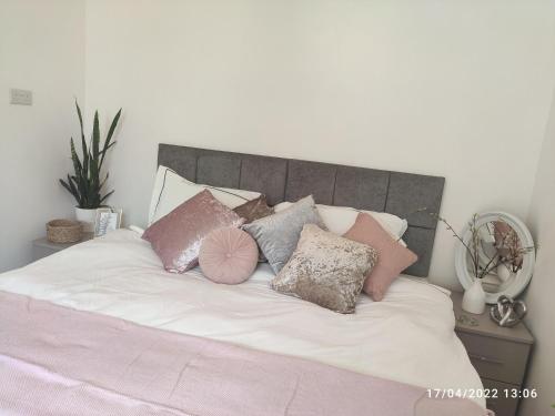 Modern Stylish 3beds house near Tube with free Parking, London
