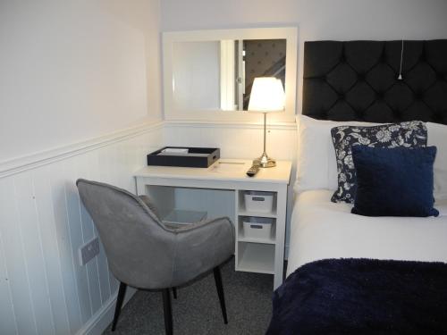 Heathcliff House B&B Exclusively for Adults Free large carpark