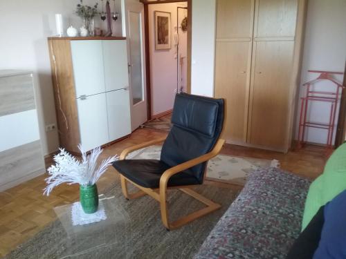 Europaplatz 4.7km von Altes Rathaus entfernt