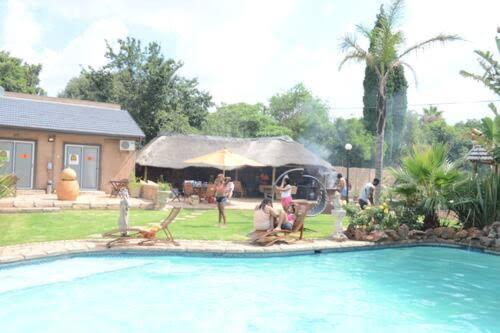 Petra Guest House – Edenvale, PA