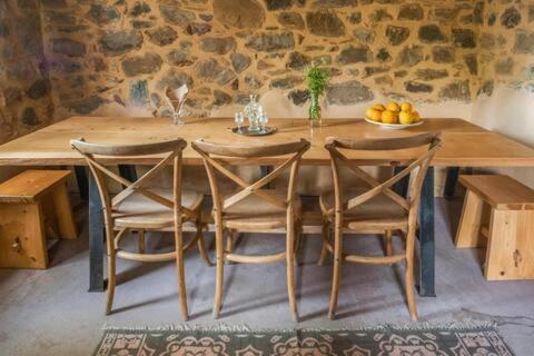 Hani Kastania - Chania retreat for families and groups for holidays and workshops in Mousoures