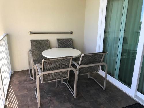 Unit 202 - East View of Gulf of Mexico- Gold unit at Bronze Rate! - image 3