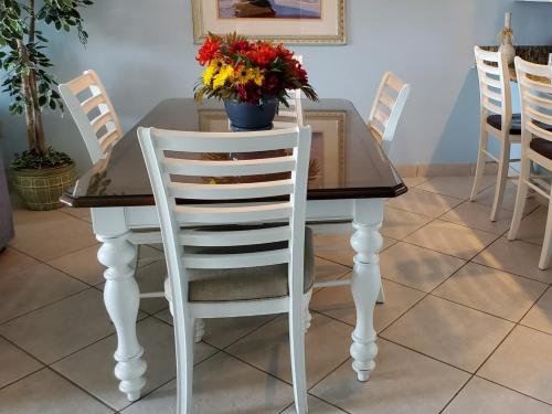 Unit 202 - East View of Gulf of Mexico- Gold unit at Bronze Rate! - image 7