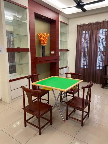 Villa near SPICE Arena 4BR 24PAX with KTV Pool Table and Kids Swimming Pool