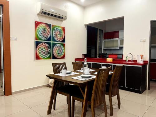 Villa near SPICE Arena 4BR 24PAX with KTV Pool Table and Kids Swimming Pool