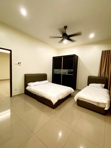 Villa near SPICE Arena 4BR 24PAX with KTV Pool Table and Kids Swimming Pool