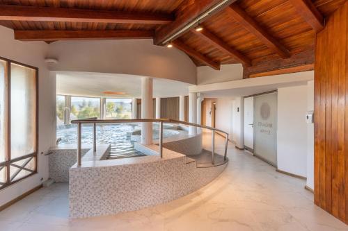 Portal del Lago Hotel - 스파