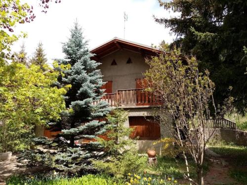 Chalet de montagne chaleureux gîte à louer Saint-Chaffrey
