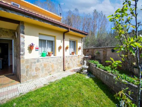 Cosy holiday home in Castilla y León with garden gîte à louer Benllera