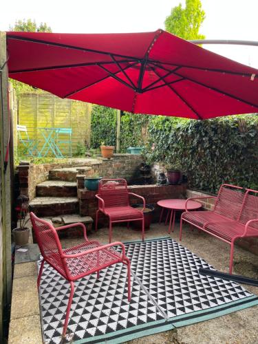 Facilities, Cosy 2 bedroom Victorian cottage, Newport, Isle of Wight in Newport South