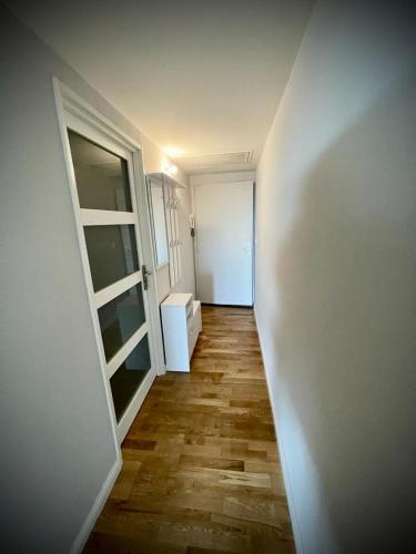 Appartement calme et propre avec vue sur la mer in Saint-Laurent-du-Var