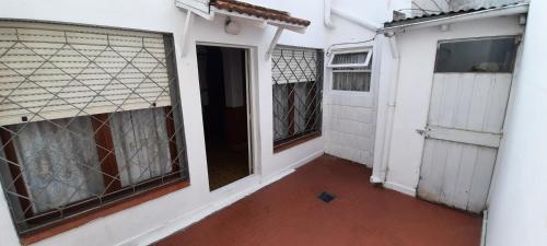 One-Bedroom Apartment image 1