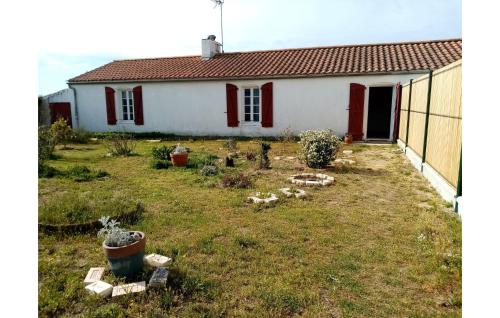 Cozy Home In St, Hilaire De Riez With Kitchen