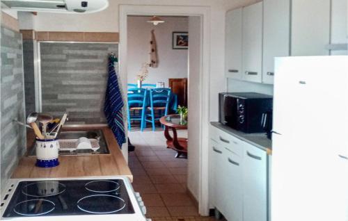 Cozy Home In St, Hilaire De Riez With Kitchen