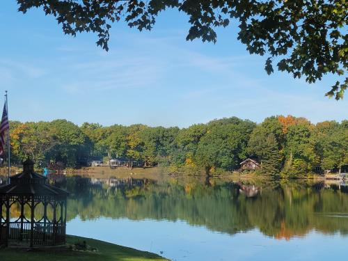 Kilátás, Cozy Quonset Hut On Maple Lake in Paw Paw