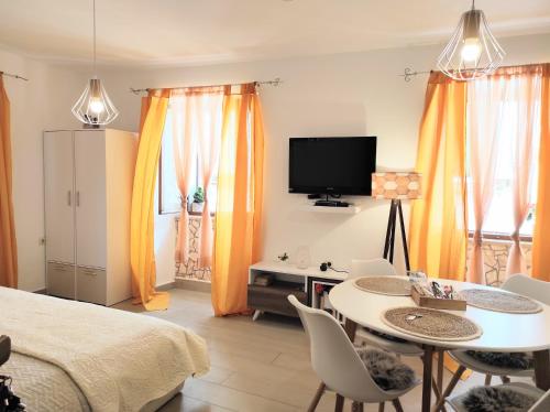 Apartments & Rooms As - image 10