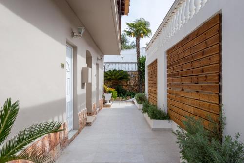 Oasis Hotel - image 8