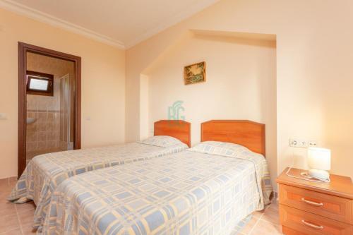 Two-Bedroom House image 8