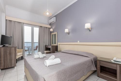 Oasis Hotel - image 11
