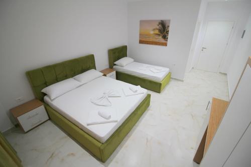 Deluxe Triple Room image 8