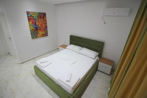 Deluxe Double Room image 8