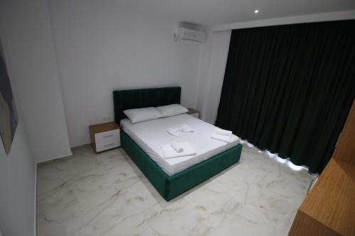 Deluxe Double Room image 7