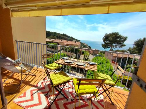 Appartement avec terrasse vue mer, proximité plage, place parking - Location saisonnière - Sanary-sur-Mer