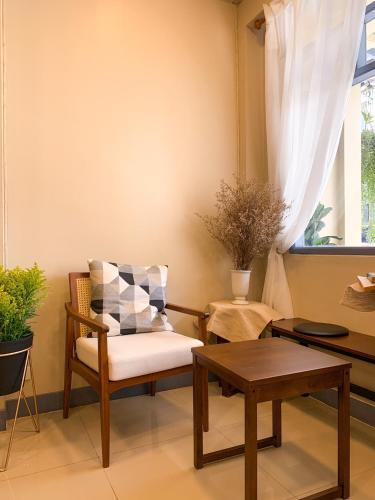 Achcha hotel - itsaraphap MRT station - Wat Arun near หน่วยบัญชาการนาวิกโยธิน กองทัพเรือ